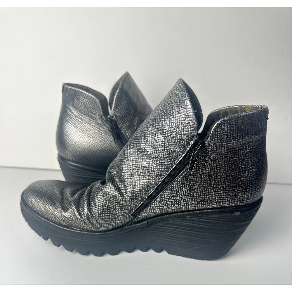 Fly London yip wedge ankle boots in metallic silver leather women's size 8 39 - Picture 5 of 10